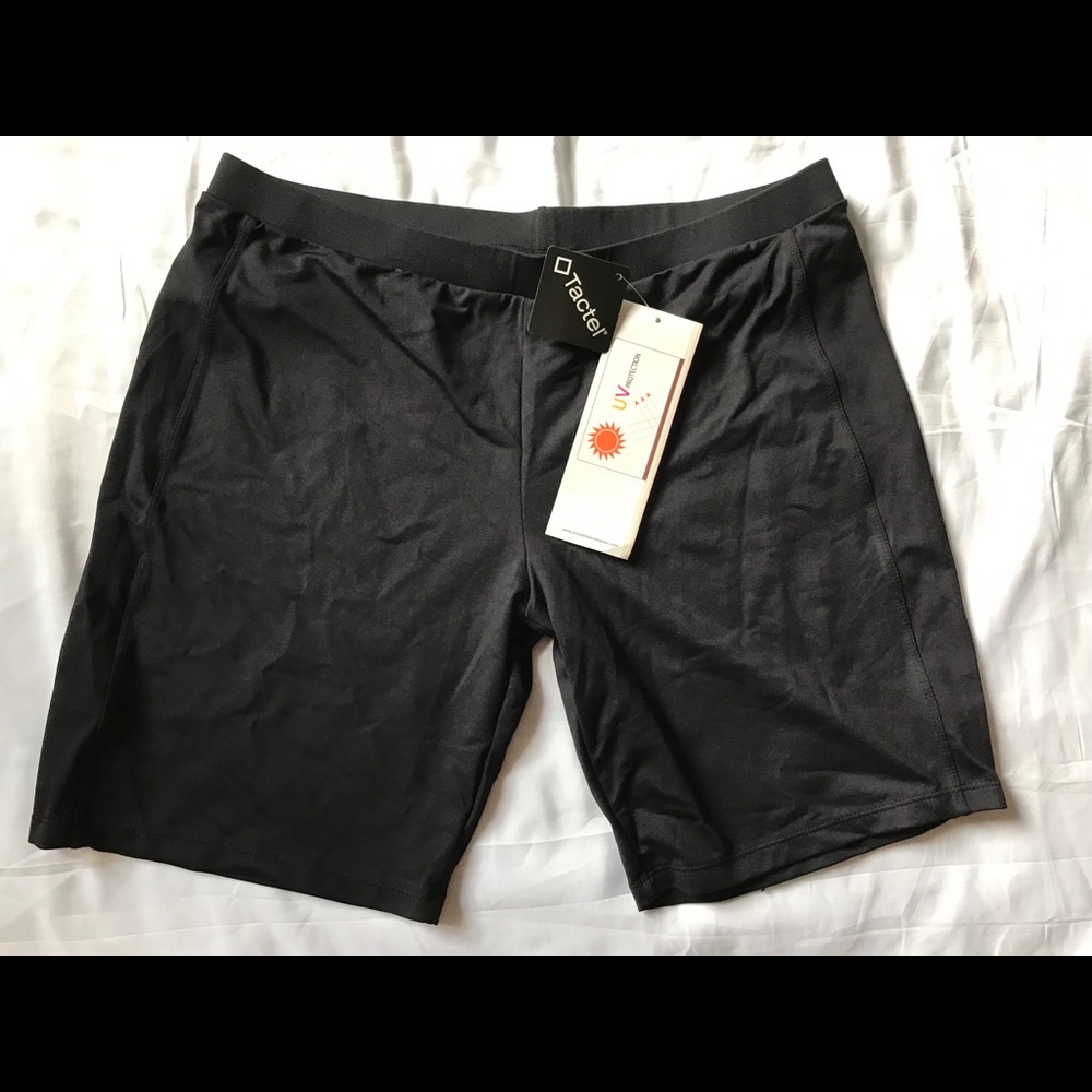Private Island Hawaii shorts, leggings, size XXL